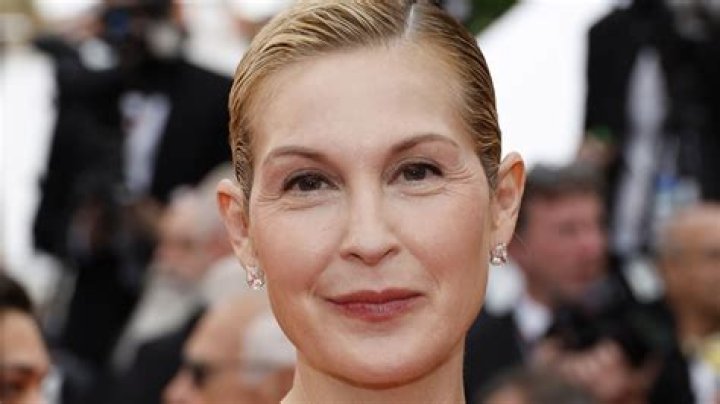 Kelly Rutherford: A Star's Journey Through Hollywood and Beyond