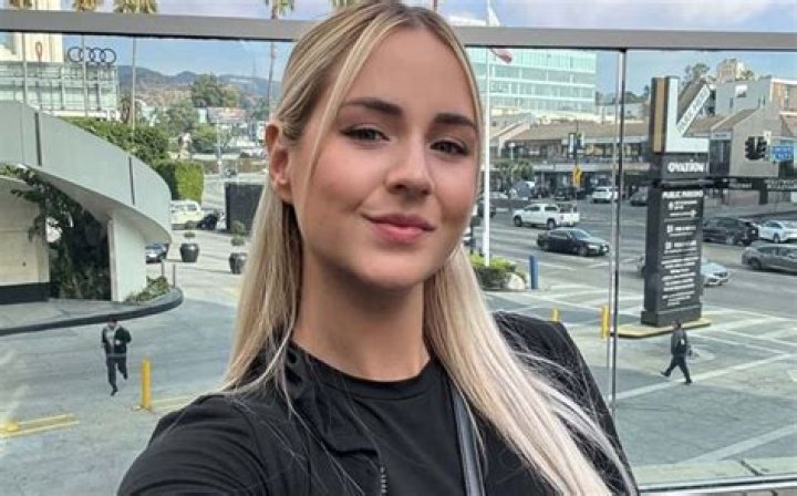 Lara Lane: The Rising Star of OnlyFans