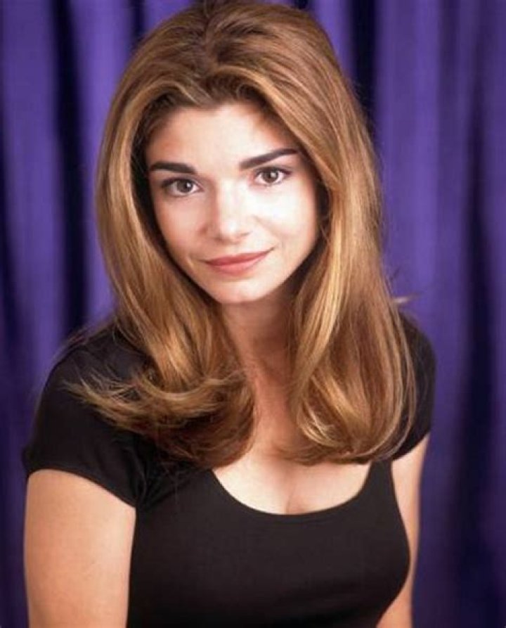 Laura San Giacomo Cup Size: The Actress's Fascinating Journey