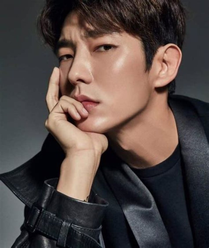 Lee Joon-gi: The Multifaceted Star of Korean Entertainment