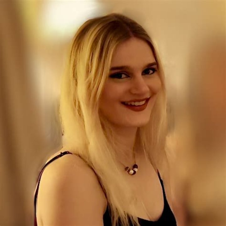 Lily Phillips: The Rising Star in the Entertainment Industry