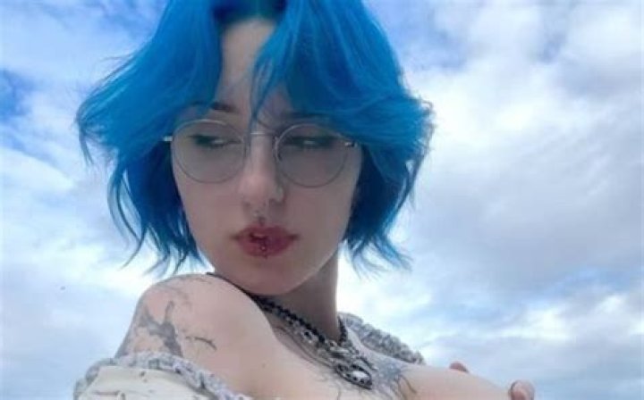 Lyra Crow: The Rising Star of the Music Industry