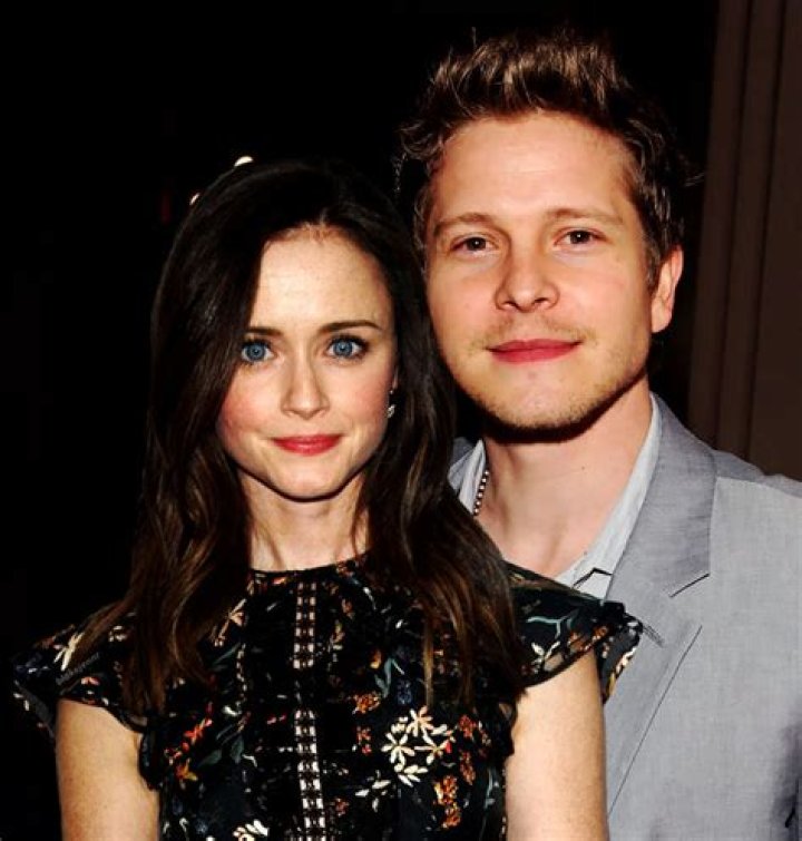 Unveiling the Mystery of Matt Czuchry's Wife: Who Is She?