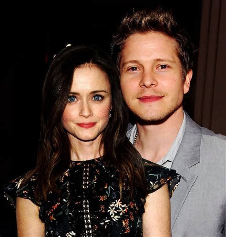 Matthew Czuchry's Girlfriend: Unraveling the Mystery Behind the Actor's Love Life