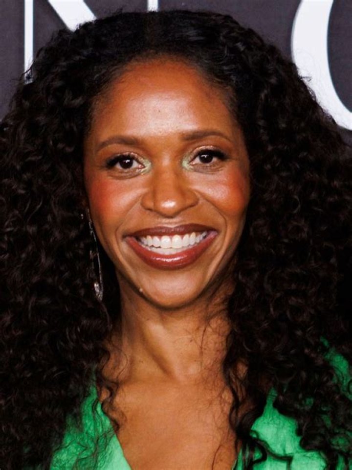 Merrin Dungey: The Rise of a Talented Actress