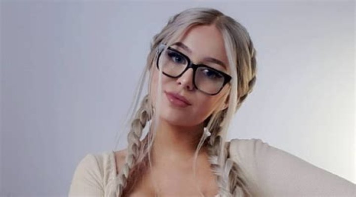 Mikaylah: The Rising Star of Social Media