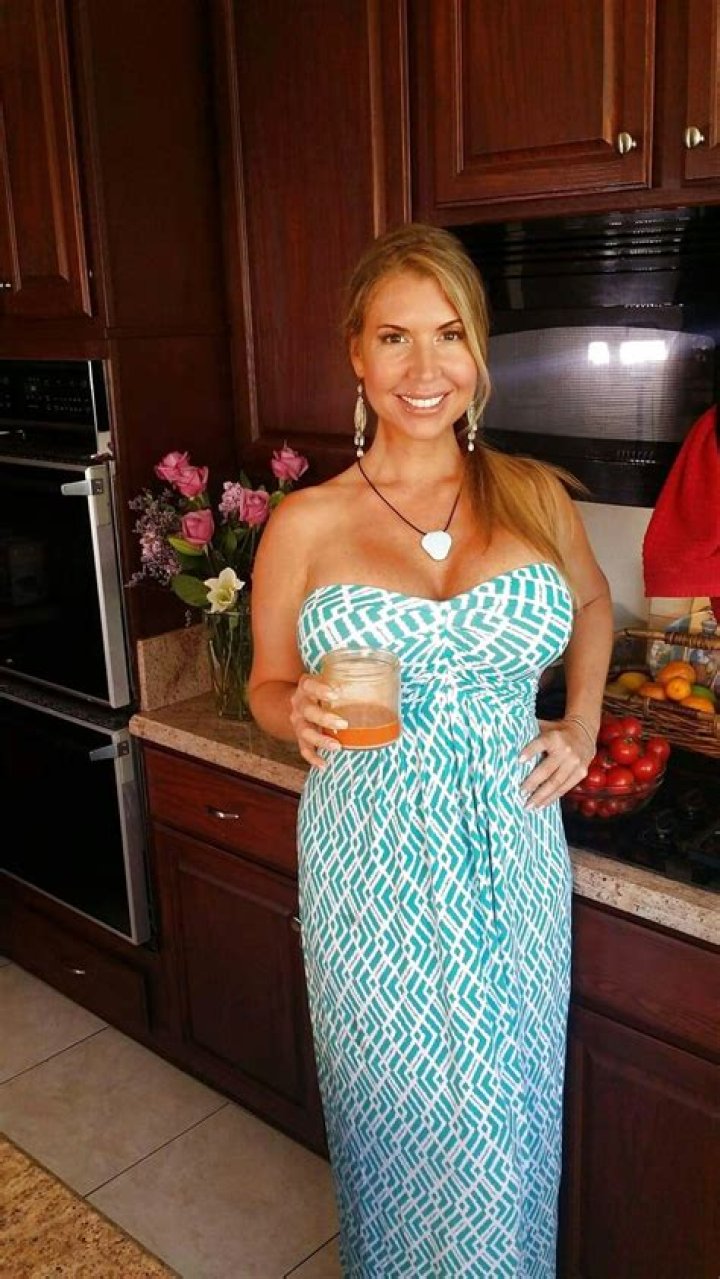 Understanding Mom Boobs: A Comprehensive Guide