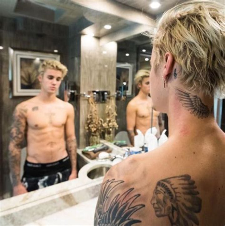 Naked Justin Long: A Deep Dive into His Life and Career