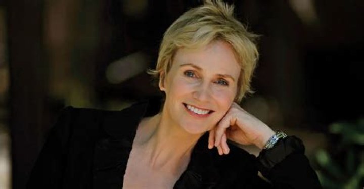 Unveiling the Net Worth of Jane Lynch: A Hollywood Star's Journey