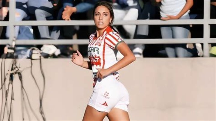 Nikkole Teja: The Rising Star of Social Media
