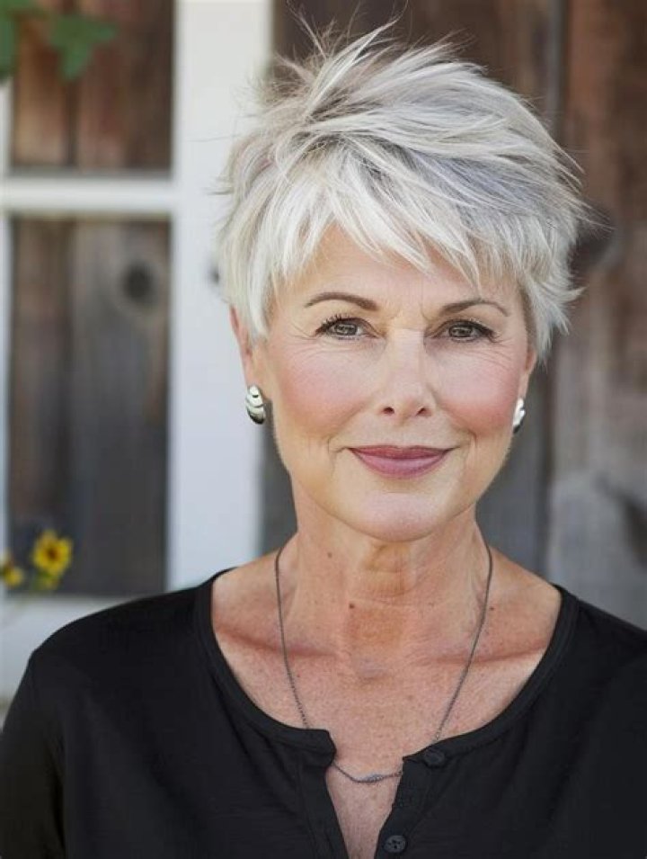 Older Short Hairstyles for Fine Hair Over 60: Elevate Your Elegance