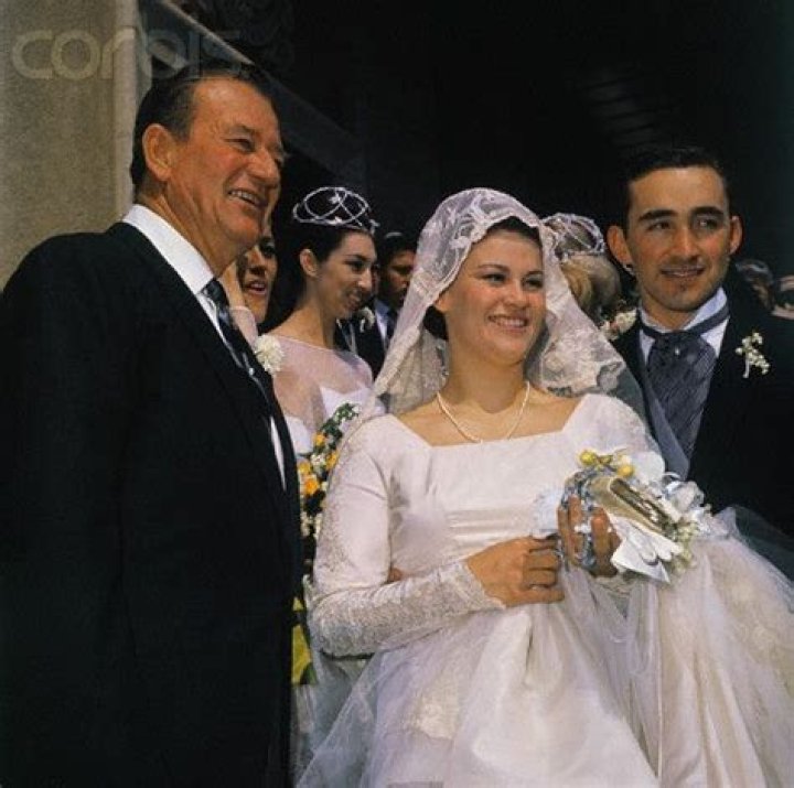 Oscar Munoz Wife: A Closer Look at the Life of the Woman Behind the Former United Airlines CEO