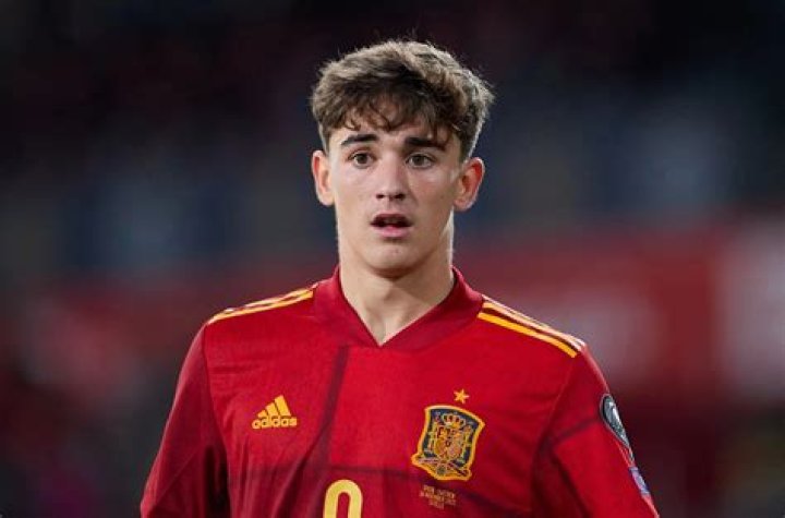 Discovering Pablo Gavi's Height in Feet: A Look at the Young Sensation