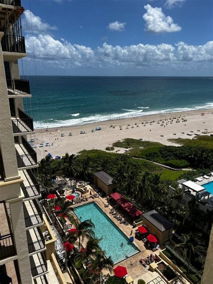 Palm Beach Marriott Singer Island Beach Resort: Your Ultimate Tropical Getaway