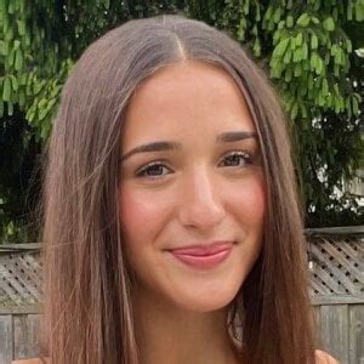 Pariya Carello: A Rising Star in the Entertainment Industry
