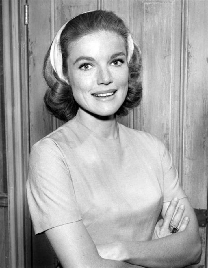 Pippa Scott: Award-Winning Photographer of Intimate Moments