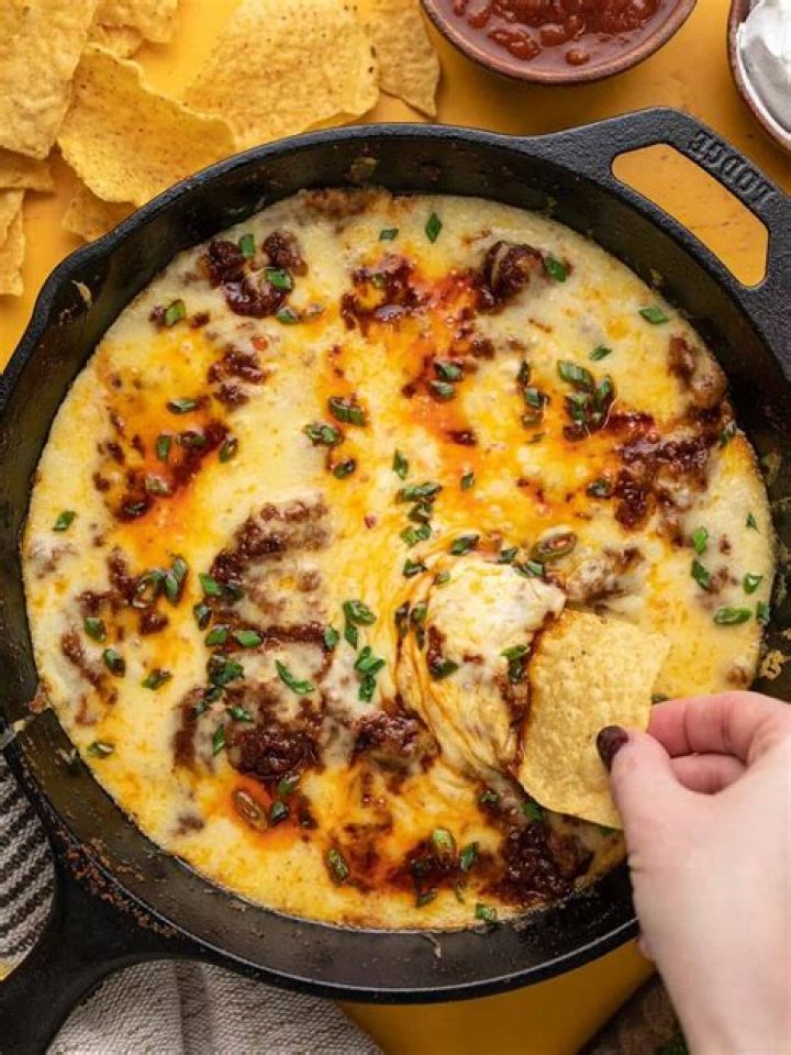 Deliciously Cheesy Delight: The Ultimate Guide to Queso Fundido
