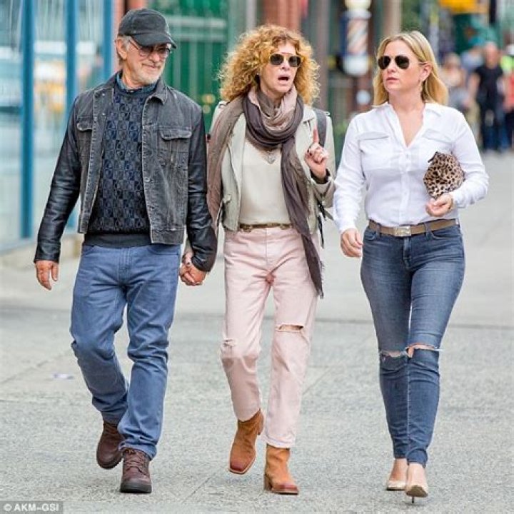 Exploring the Life and Legacy of Robert Capshaw