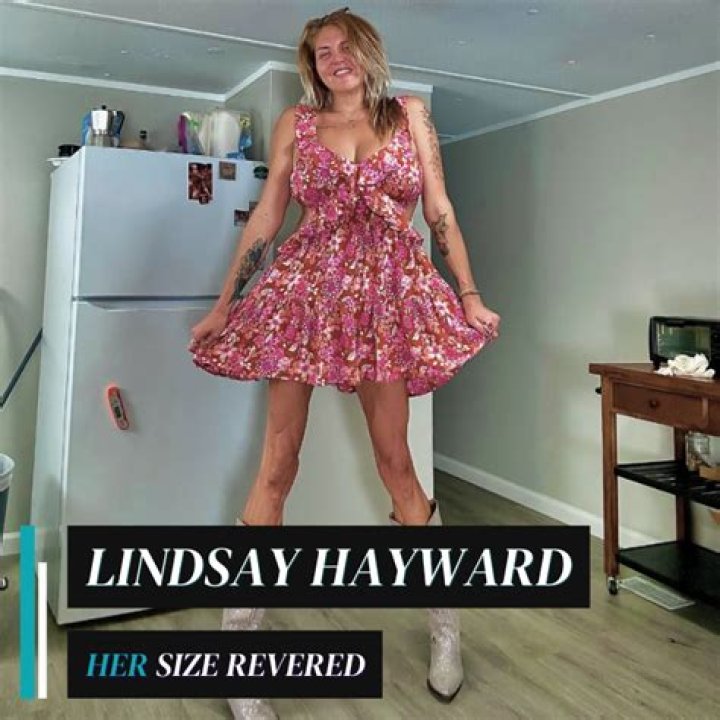 What is Robyn Hayward's Stature?