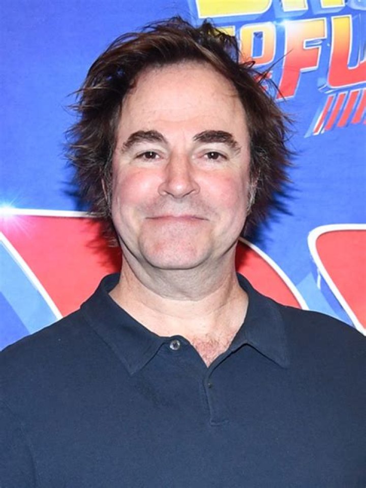 Exploring the Life and Career of Roger Bart: A Multifaceted Talent