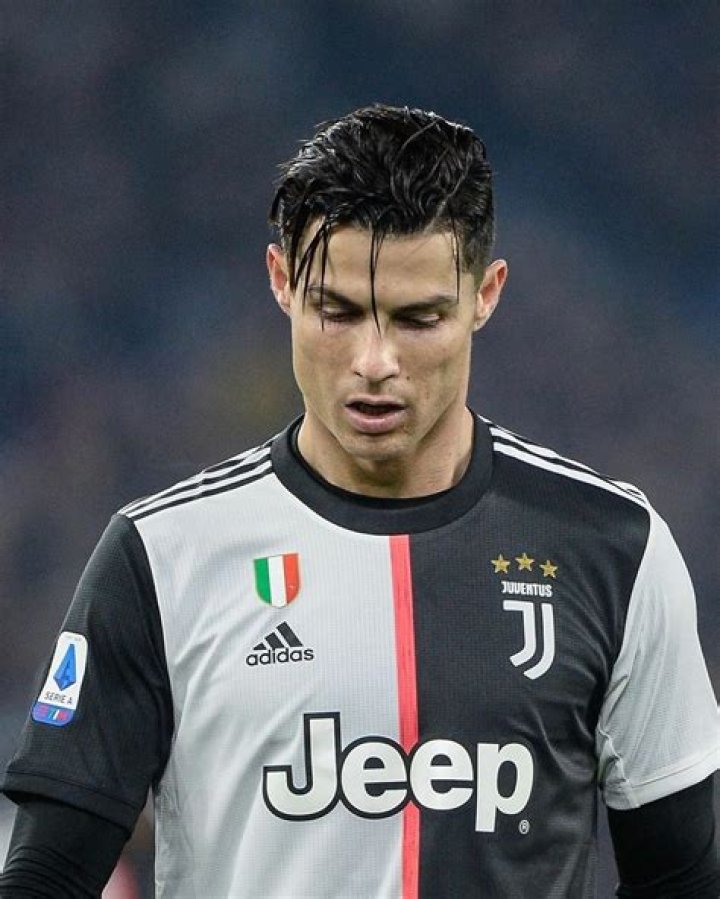 Ronaldo's Juventus Hairstyle: A Trendsetter in Football Fashion