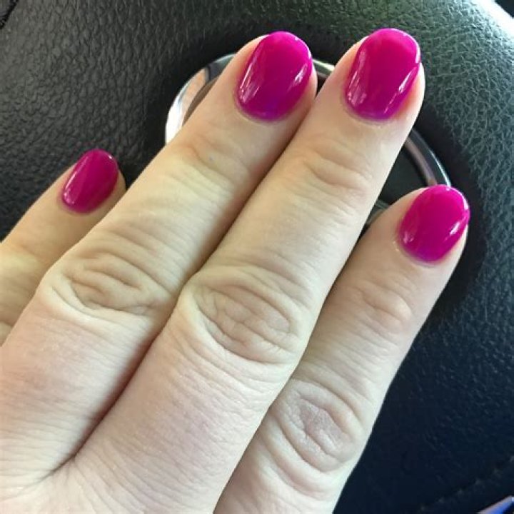 Exploring the Beauty of Round Dip Nails: A Comprehensive Guide