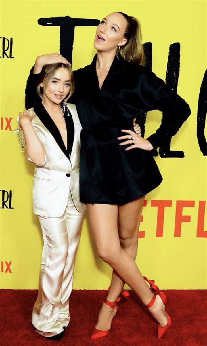 Sabrina Carpenter Height: The Ultimate Guide to Her Life, Career, and Measurements