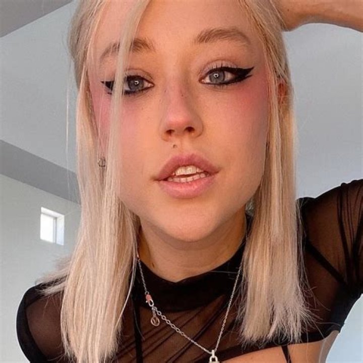 Sabrina Nichole: A Comprehensive Look at the Rising Star