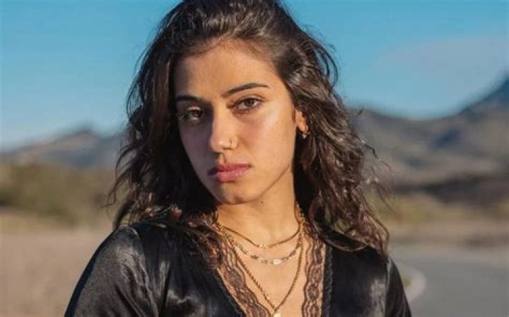 Exploring the Allure of Sara Saffari on OnlyFans