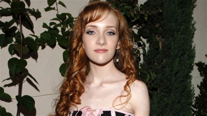 Scarlett Pomer's Height: A Detailed Look at Her Stature