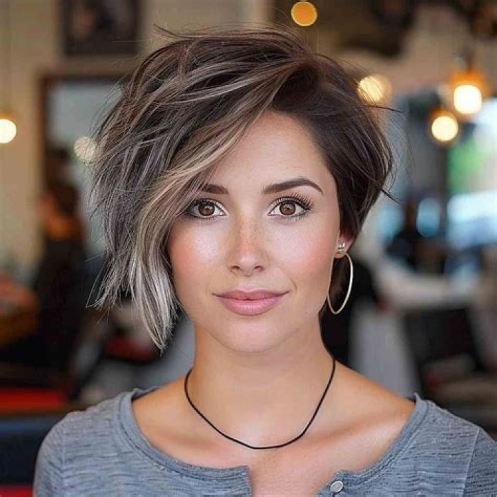 Short Bob Asymmetrical Haircuts: A Trendy and Versatile Choice for Modern Women