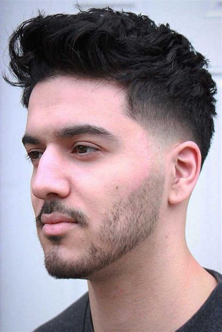 Short Hairstyles for Men with Oval Faces: The Ultimate Guide