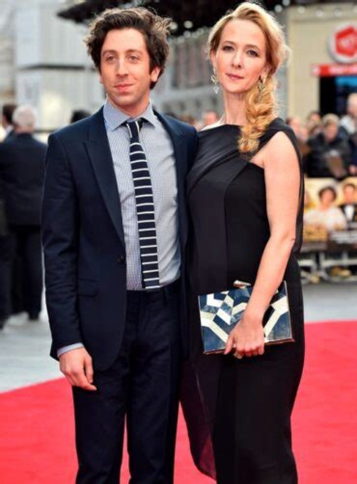 Simon Helberg Height and Weight: Everything You Need to Know