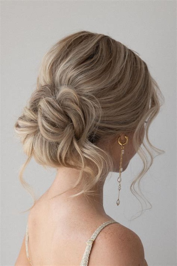 Simple Prom Hair Dos: Effortless Styles for Your Special Night