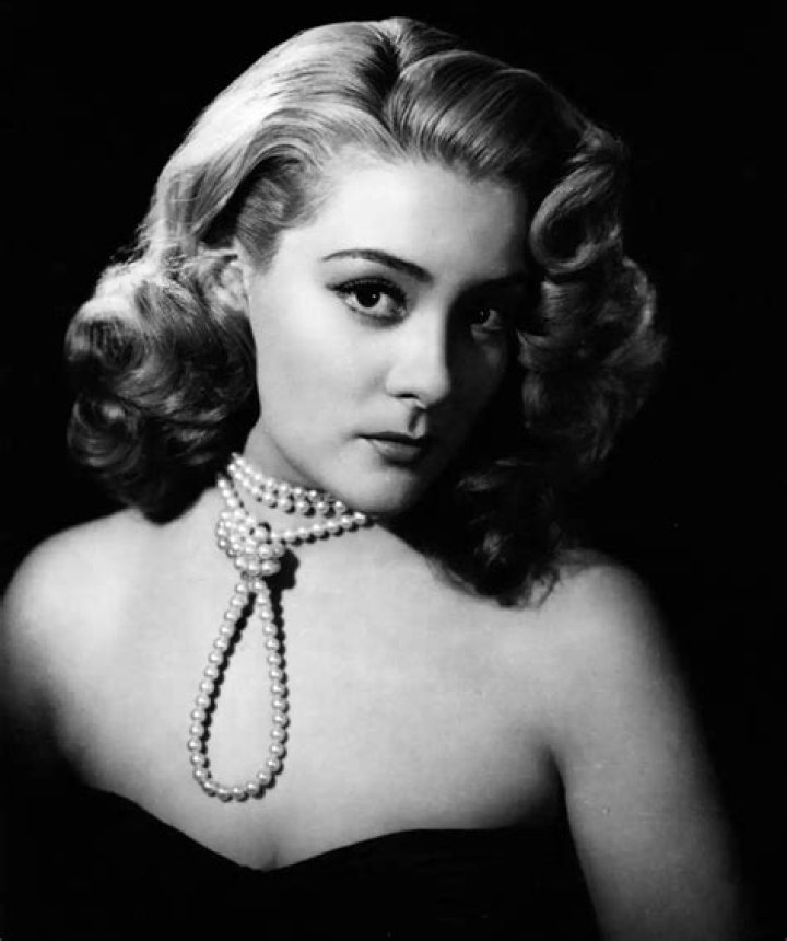 Sivia Pinal: The Rising Star of Indonesian Entertainment