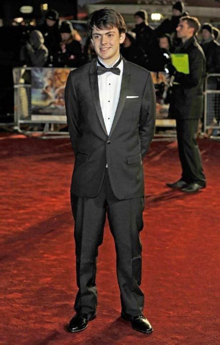 Uncovering the Surprising Height of Skandar Keynes: A Comprehensive Guide