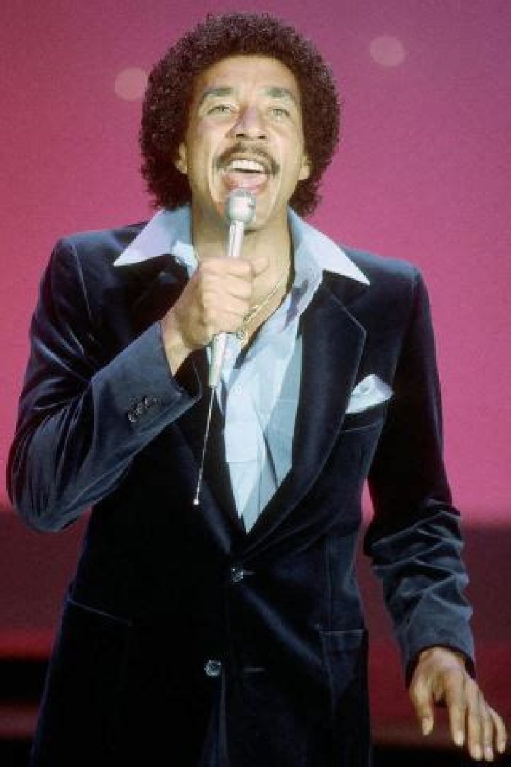 Smoky Robinson Height: Discovering the Iconic Voice Behind the Legend