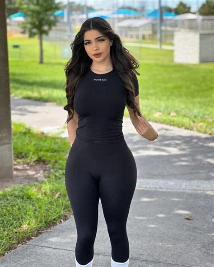 Sondra Blust: A Rising Star on OnlyFans