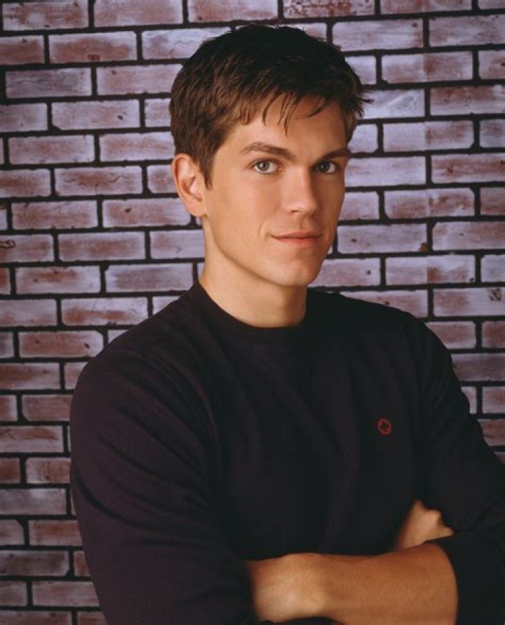 Steve Howey: A Deep Dive into the Life and Career of the Renowned Actor