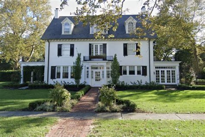 Taylor Swift's Childhood Home: A Glimpse into the Roots of a Pop Icon