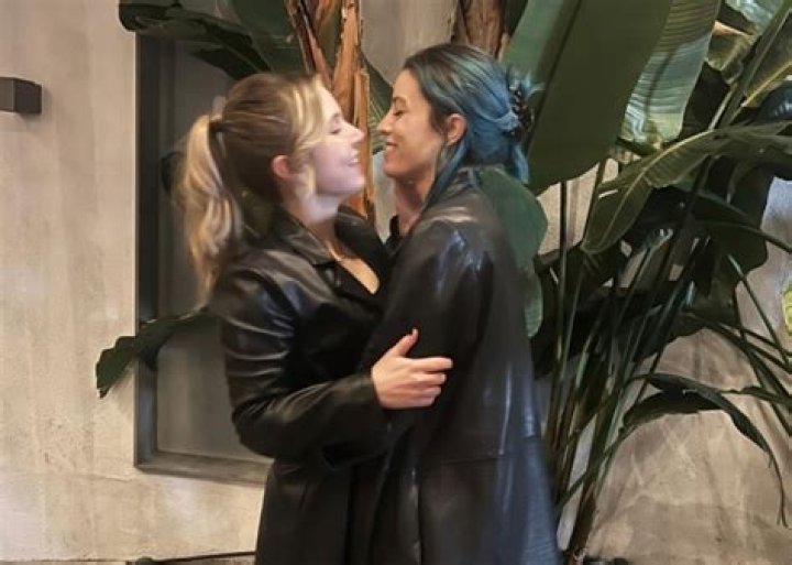 Unveiling the Love Life of Taylor Tomlinson: Who is Her Girlfriend?