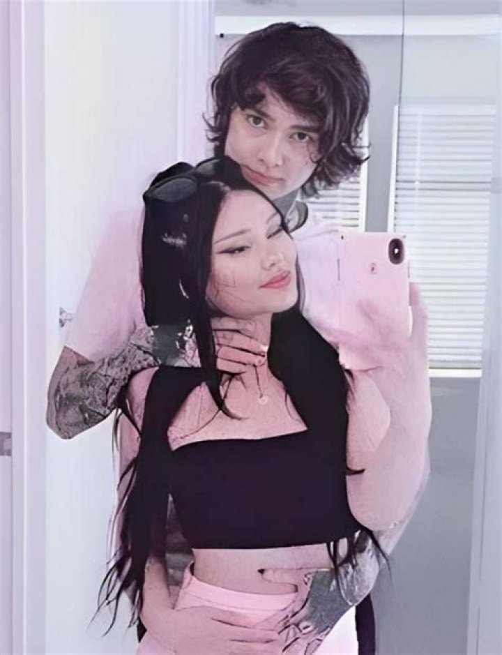 Exploring the Fascinating Connection Between Tim Henson and Gigi