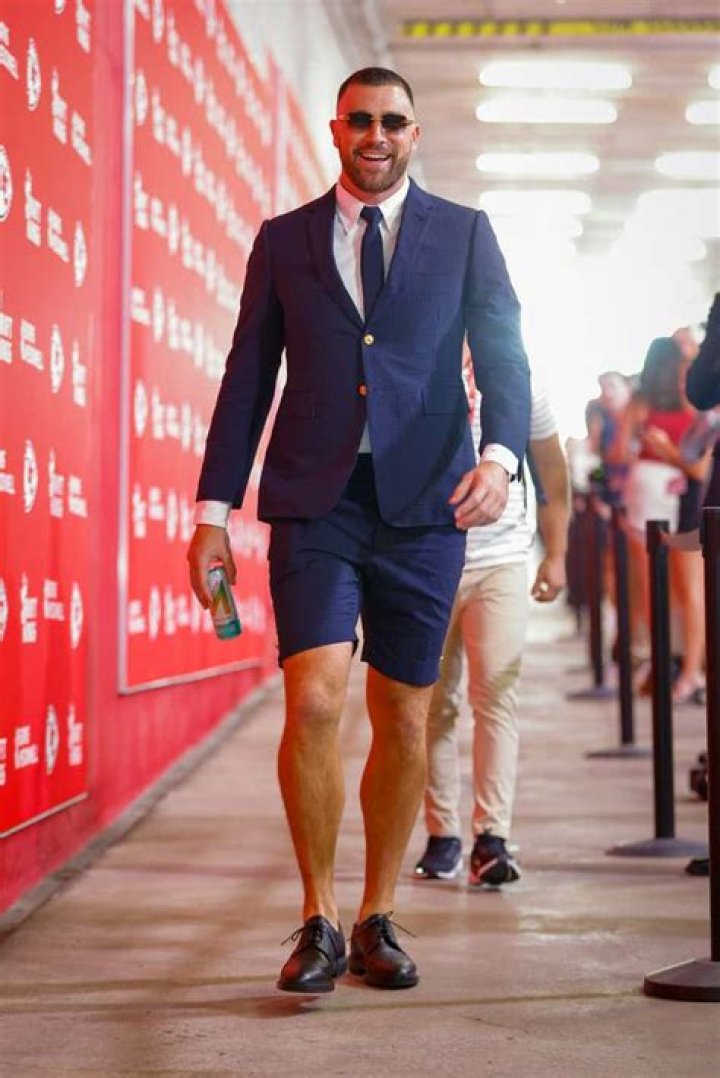 Travis Kelce Outfit Inspo: Best Looks & Styles
