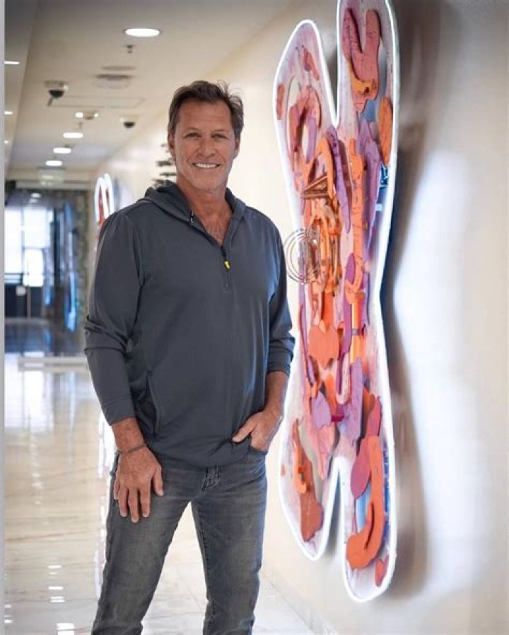 Unraveling the Connection Between Ron Duguay and Sarah Palin