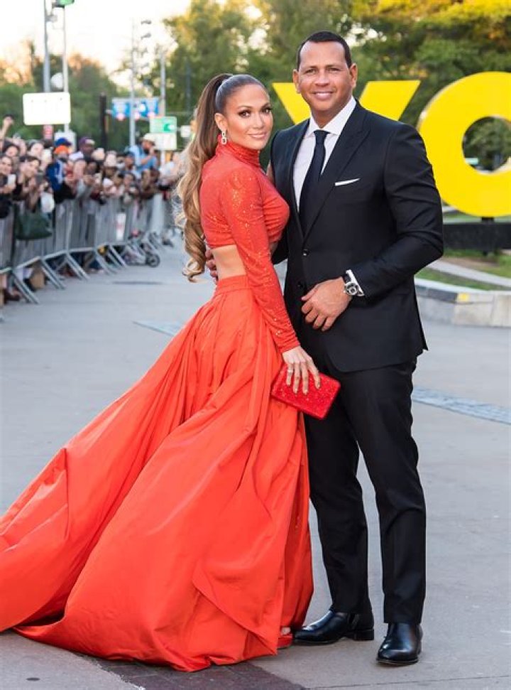 Unraveling the Love Life of Jennifer Lopez: Marriages and Relationships