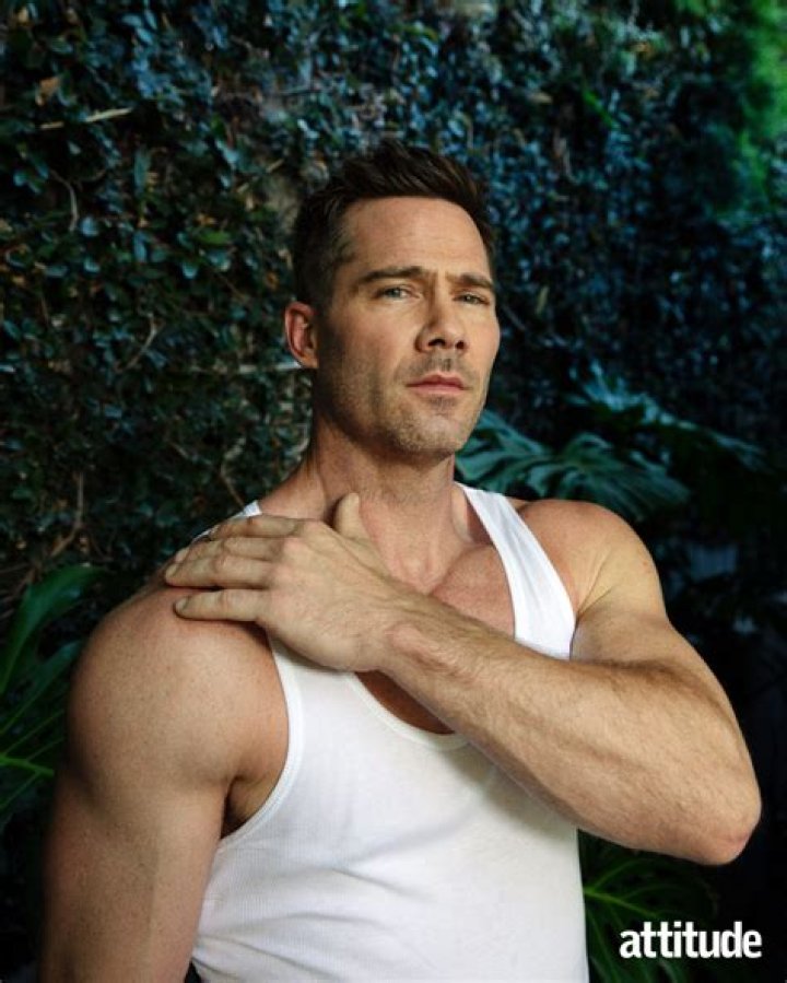 Unveiling the Charismatic Luke MacFarlane: A Comprehensive Look at the Rising Star