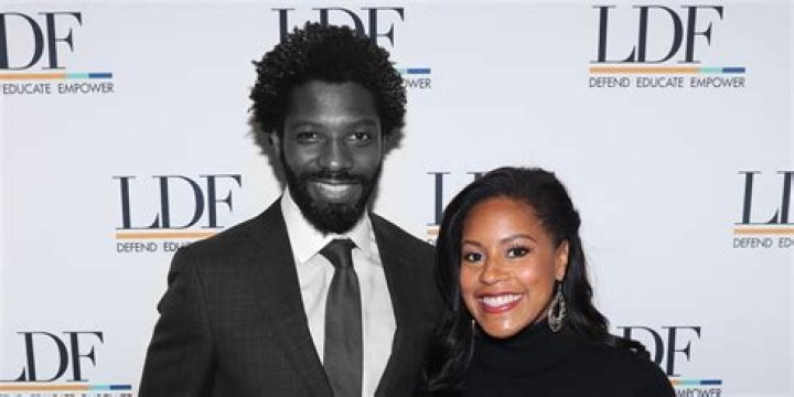 Unveiling the Love Story: Who is Norah Jones&rsquo; Husband?