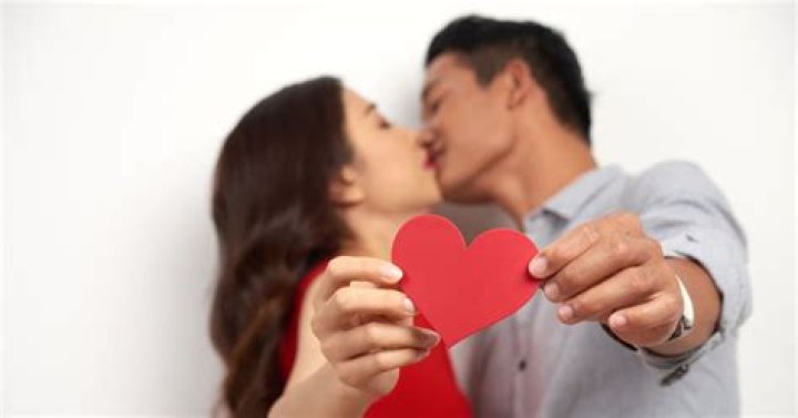 What is an Australian Kiss? A Complete Guide