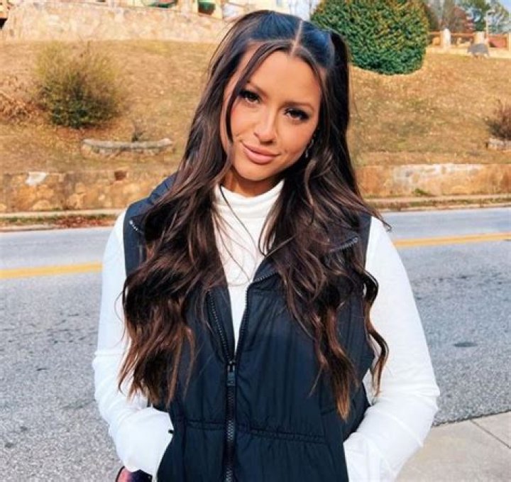 Unveiling Whitney Wren: A Deep Dive into Her Life and Career