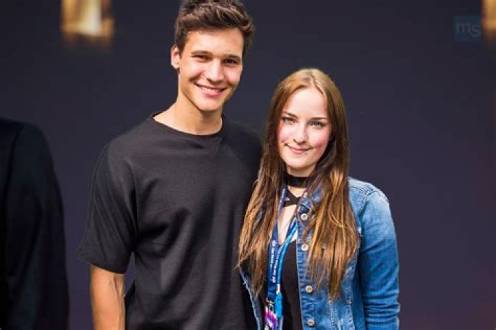 Unveiling Wincent Weiss's Wife: A Journey of Love and Harmony